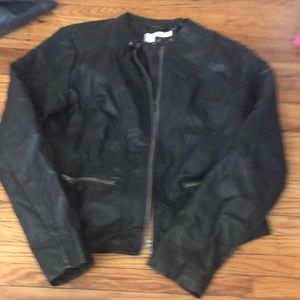 Woman’s jacket Xl black- gently worn-smoke free!